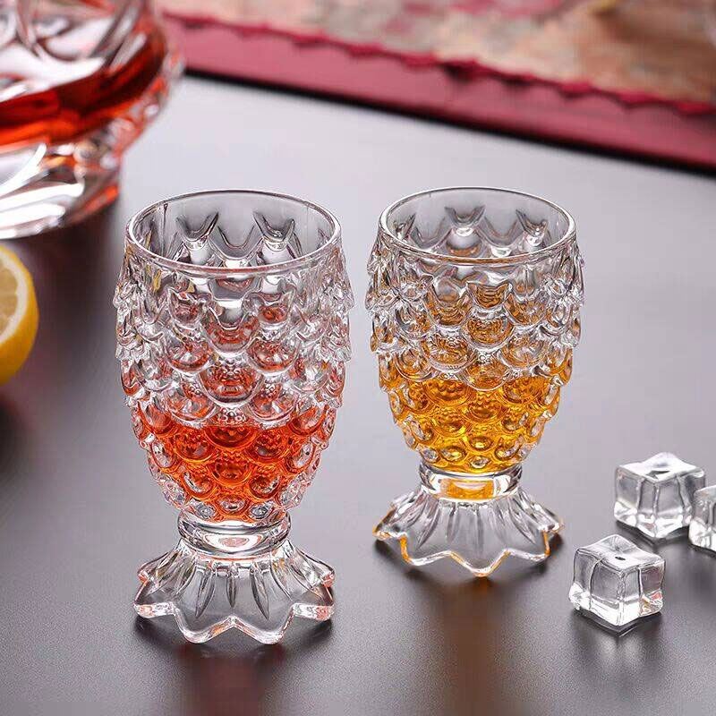 Retro Embossed Water Bottle Cr - Coffee Tea Difference reseña y precio